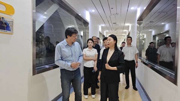 河南證監局黨委書記、局長李鋼一行蒞臨公司調研指導